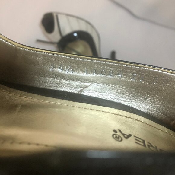 ANDREA Heels Women's Size 7.5 Cream Black Peep Toe Shoes - Picture 6 of 11